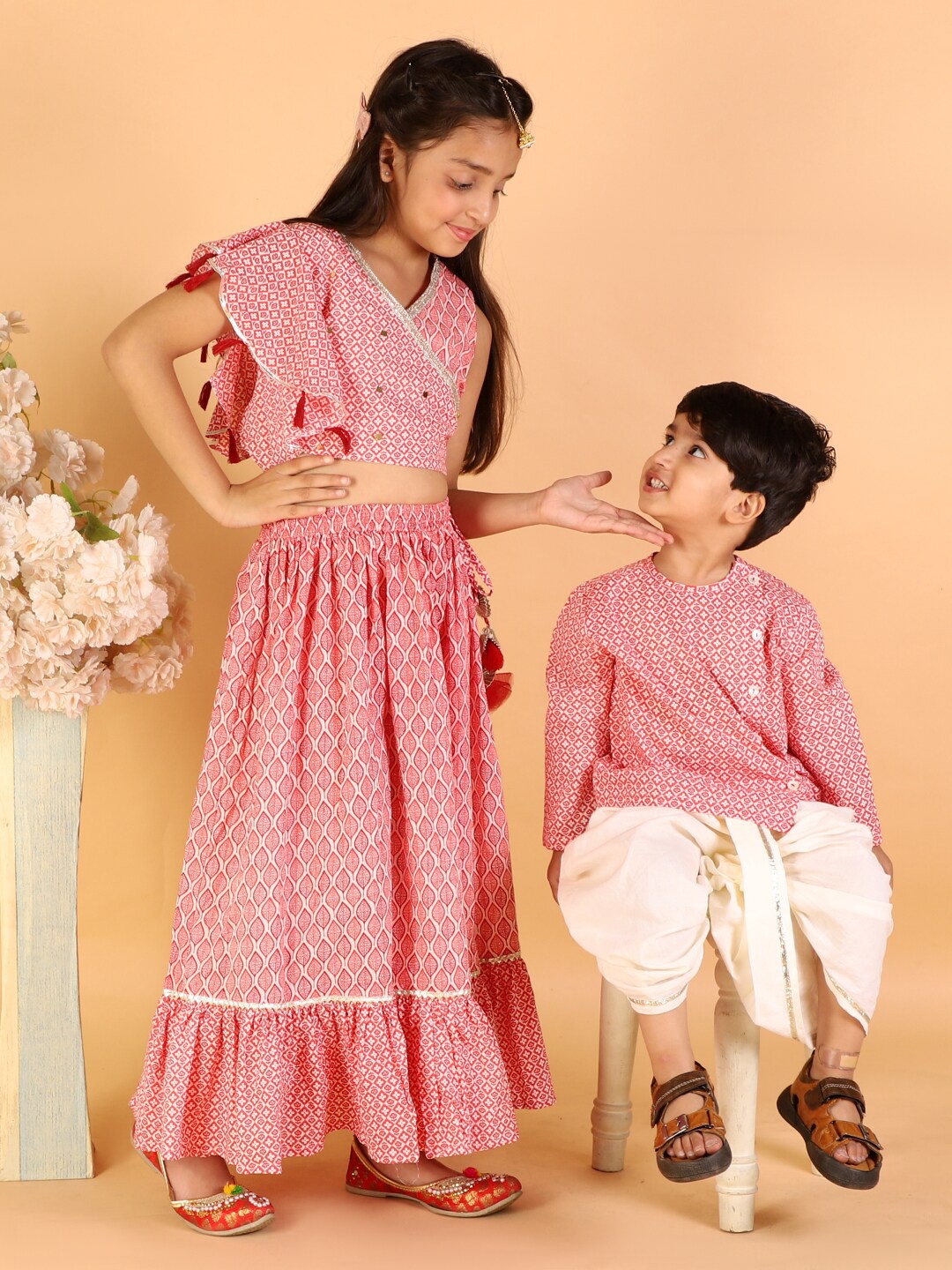 

LIL DRAMA Girls Peach-Coloured & White Printed Ready to Wear Lehenga Choli