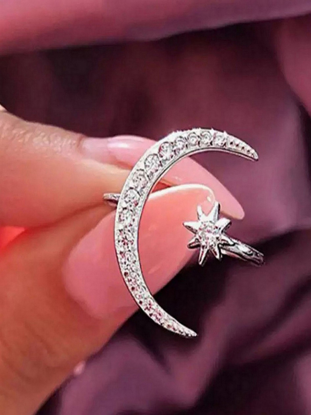 

UNIVERSITY TRENDZ Women Pack Of 2 Silver-Toned Stone Studded Ring With Velvet Rose Box