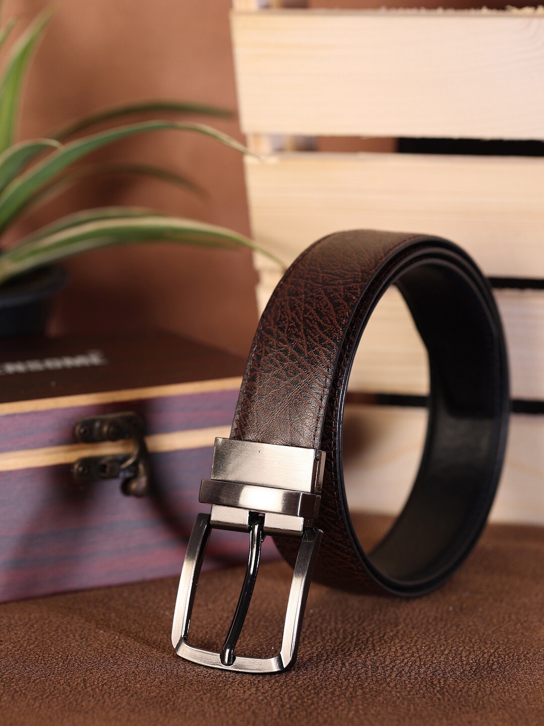 

ZEVORA Men Textured Reversible Leather Belt, Brown