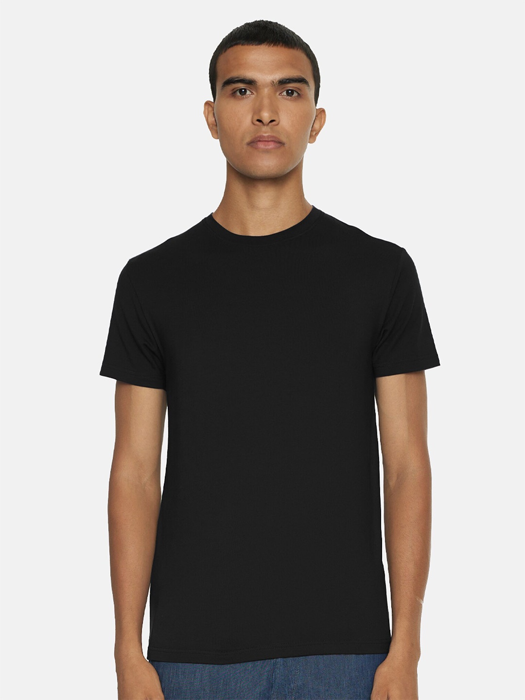 

SMUGGLERZ INC Men Black T-shirt