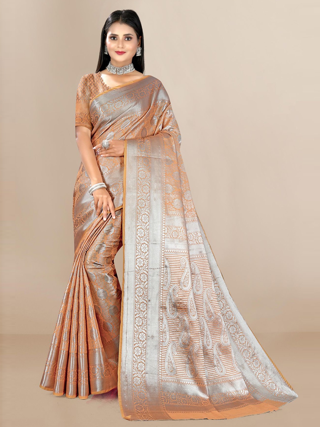 

VAIRAGEE Peach-Coloured & Silver-Toned Ethnic Motifs Zari Silk Blend Fusion Kanjeevaram Saree