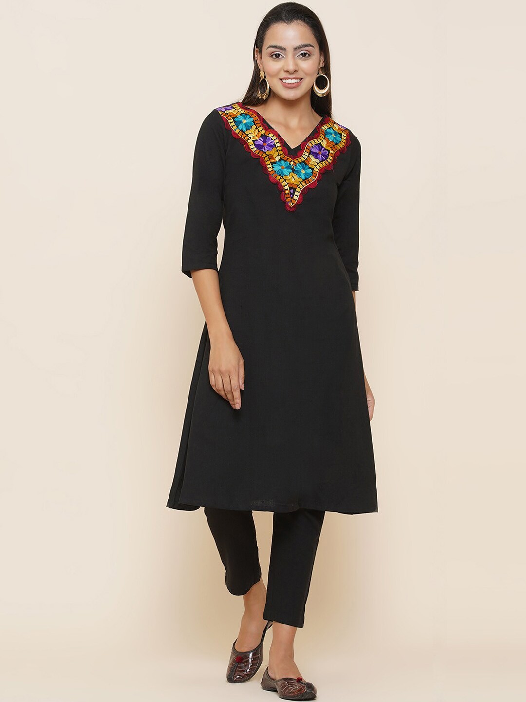 

FABNEST Women Black Embroidered Pure Cotton Kurta with Trousers