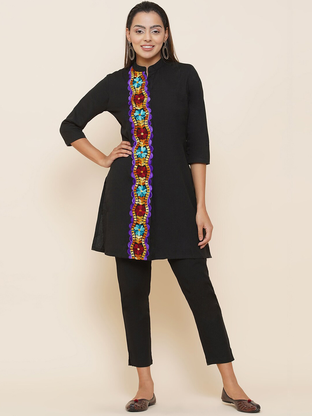 

FABNEST Women Black Floral Thread Work Pure Cotton Kurti with Trouser