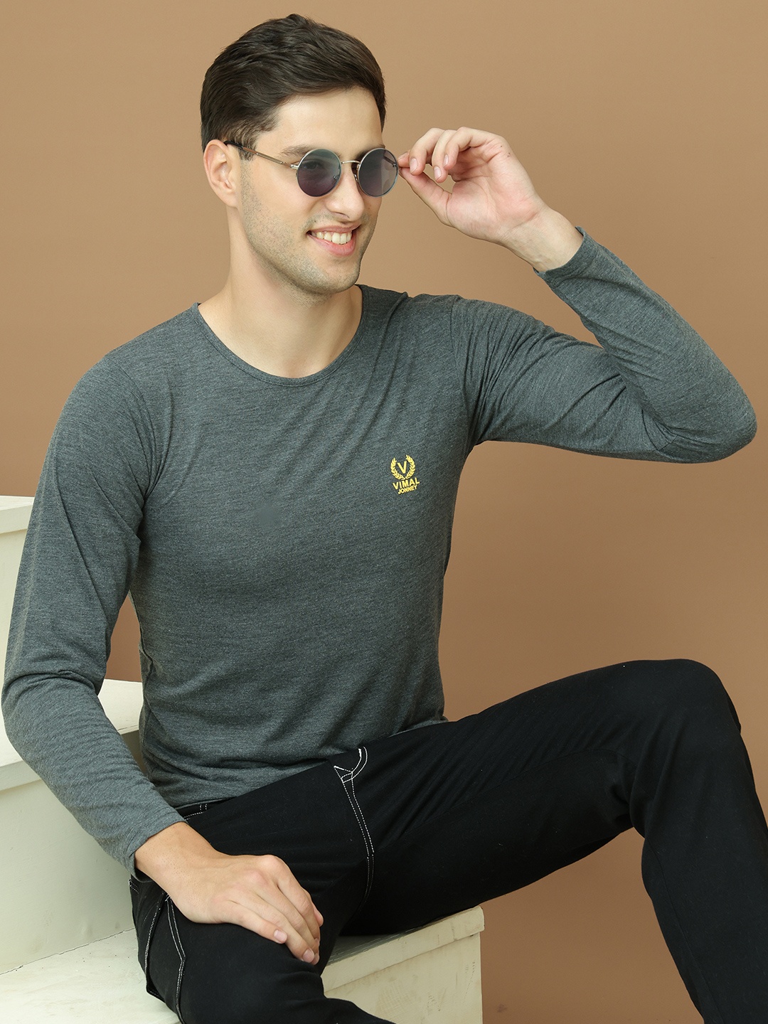 

MACK JONNEY Men Grey T-shirt