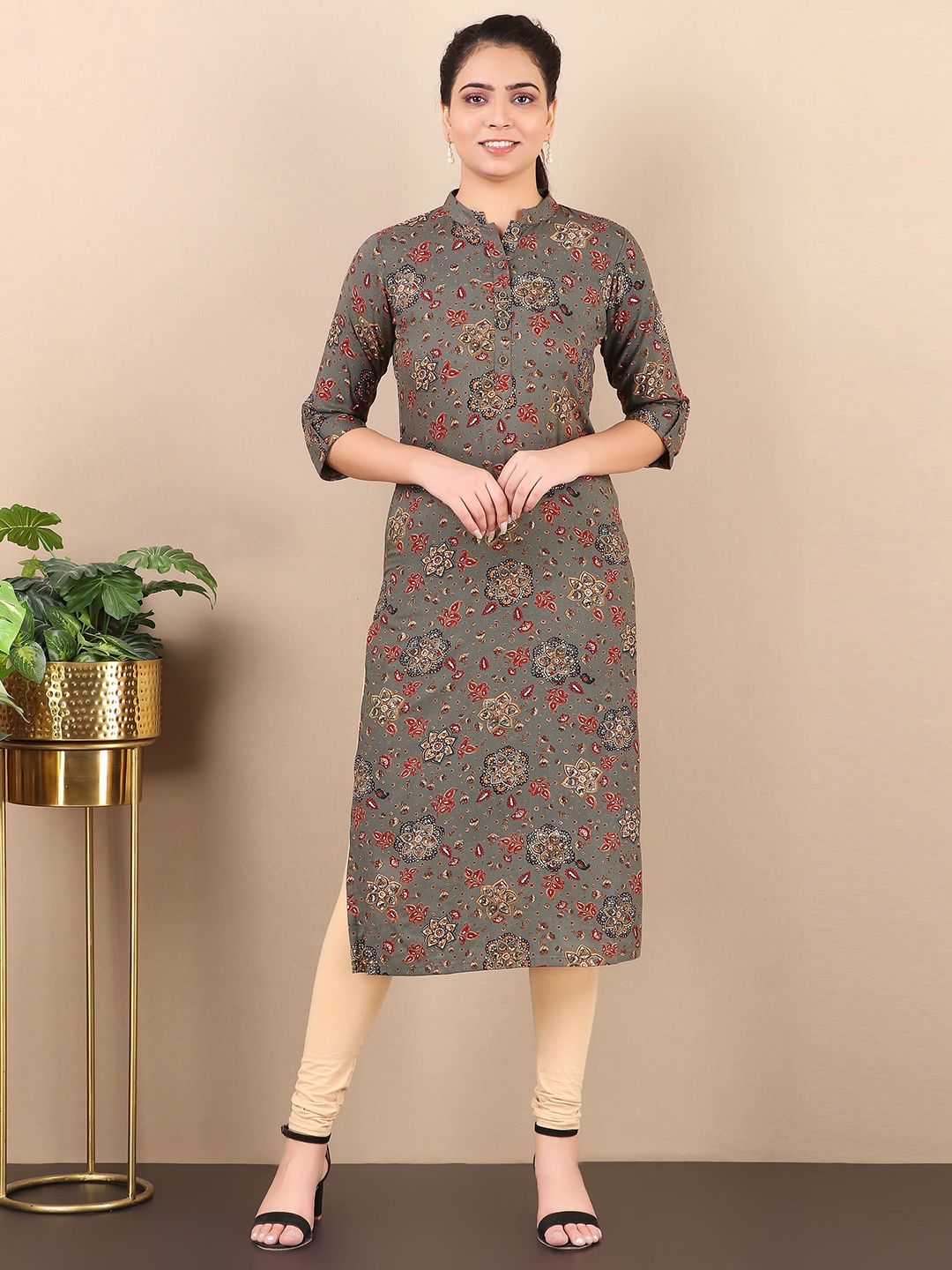 

V TRADITION Women Grey & Red Ethnic Motifs Printed Kurta