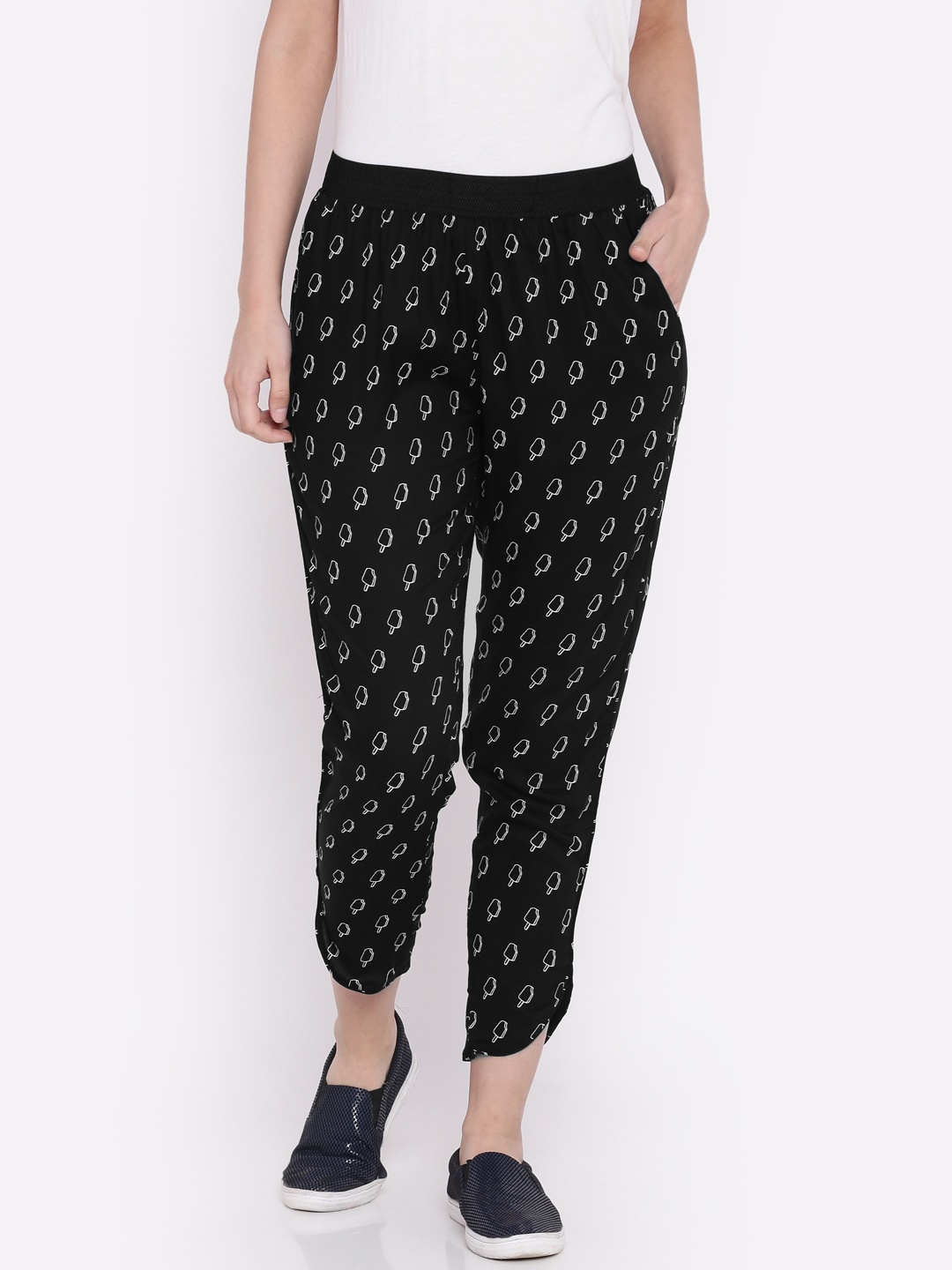 

Ginger by Lifestyle Women Black & White Regular Fit Printed Trousers