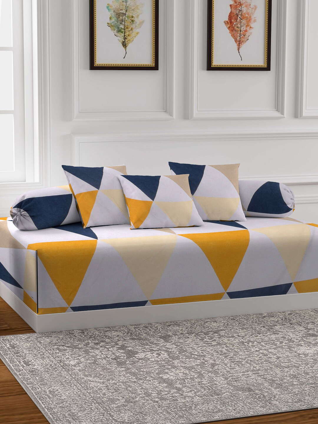 

Arrabi Set of 6 Geometric Diwan Set, Multi