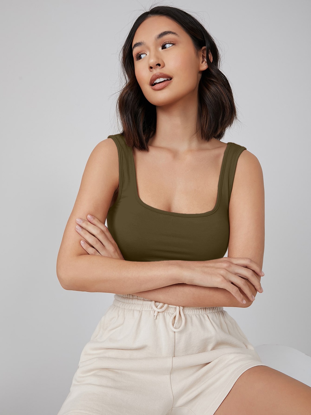 

AAHWAN Women Olive Green Solid Fitted Crop Top