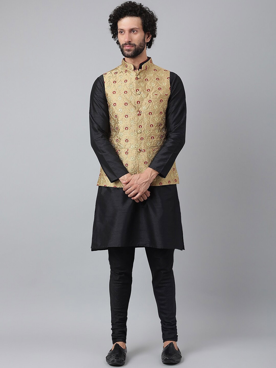 

Hangup Men Black & Beige Pure Silk Kurta With Churidar & With Nehru Jacket