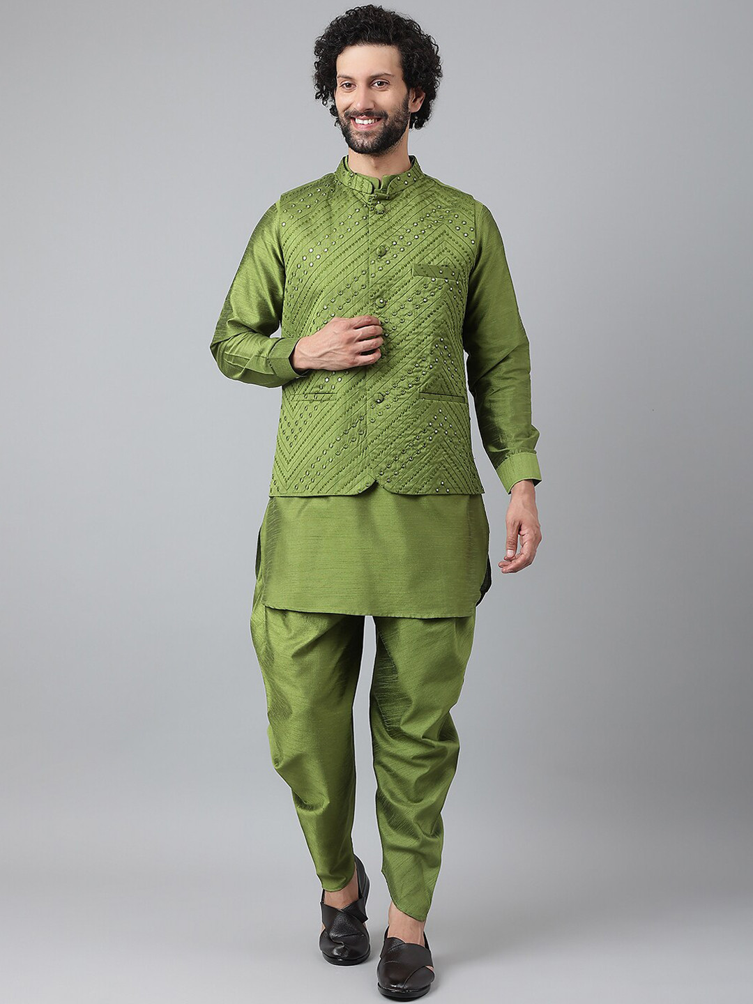 

Hangup Men Green Printed Pure Silk Kurta with Pyjamas