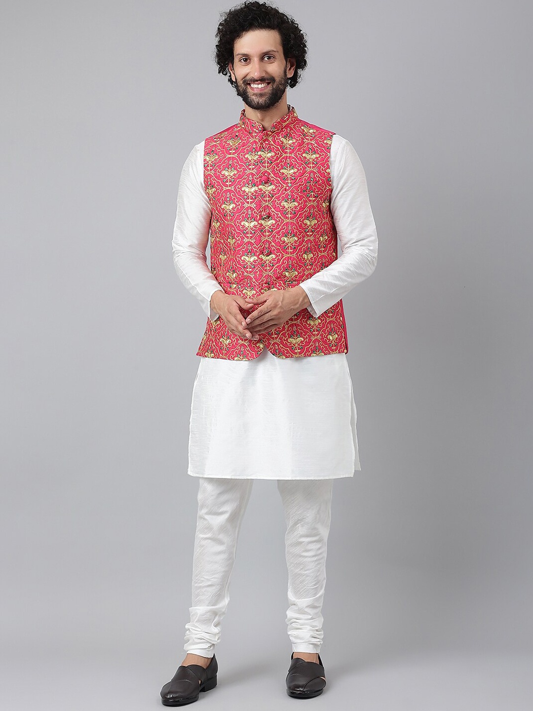 

hangup trend Men White & Pink Pure Silk Kurta with Churidar & Thread Work Nehru Jacket