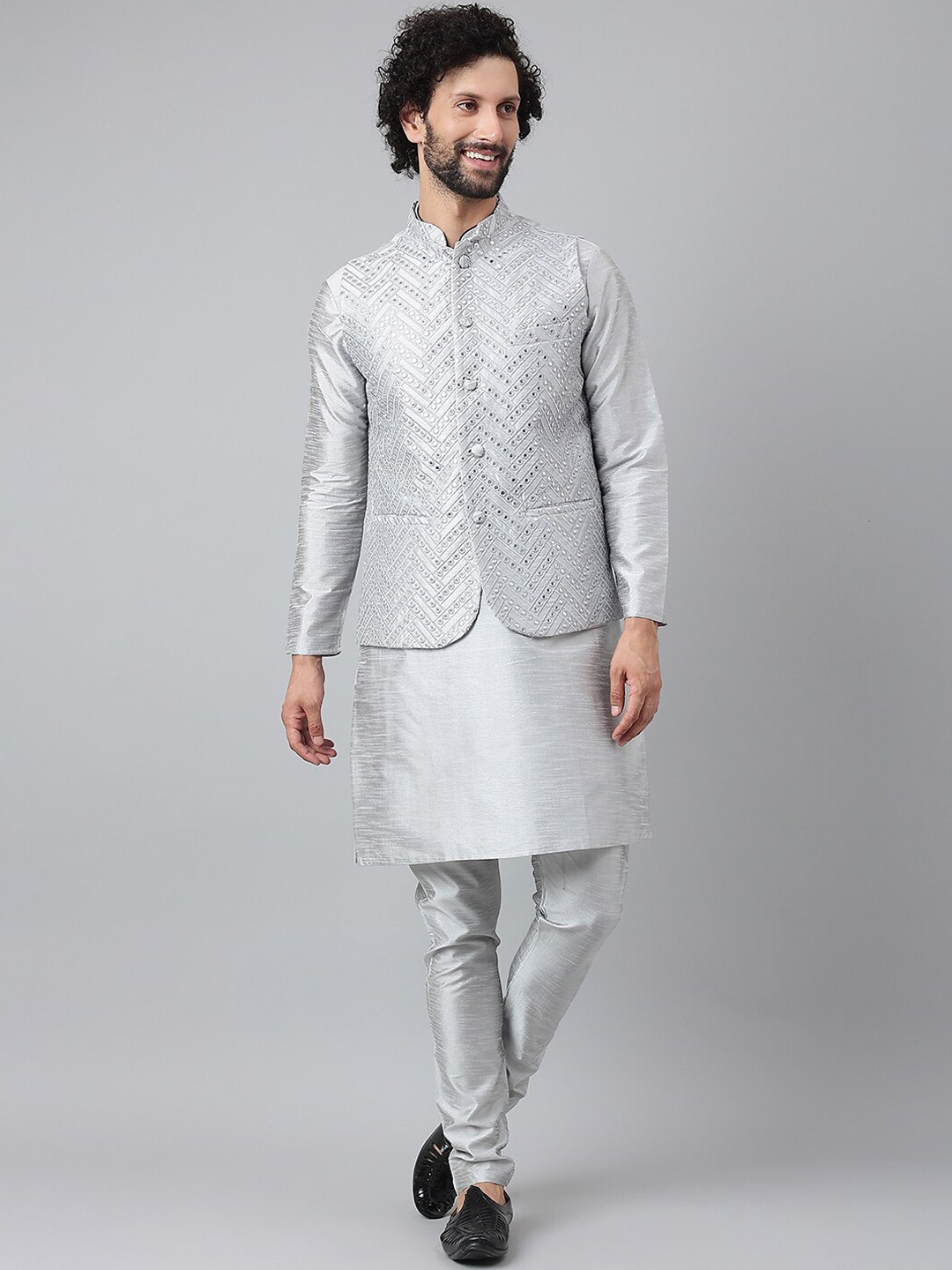 

hangup trend Men Grey Pure Silk Kurta with Pyjamas & Nehru Jacket Set