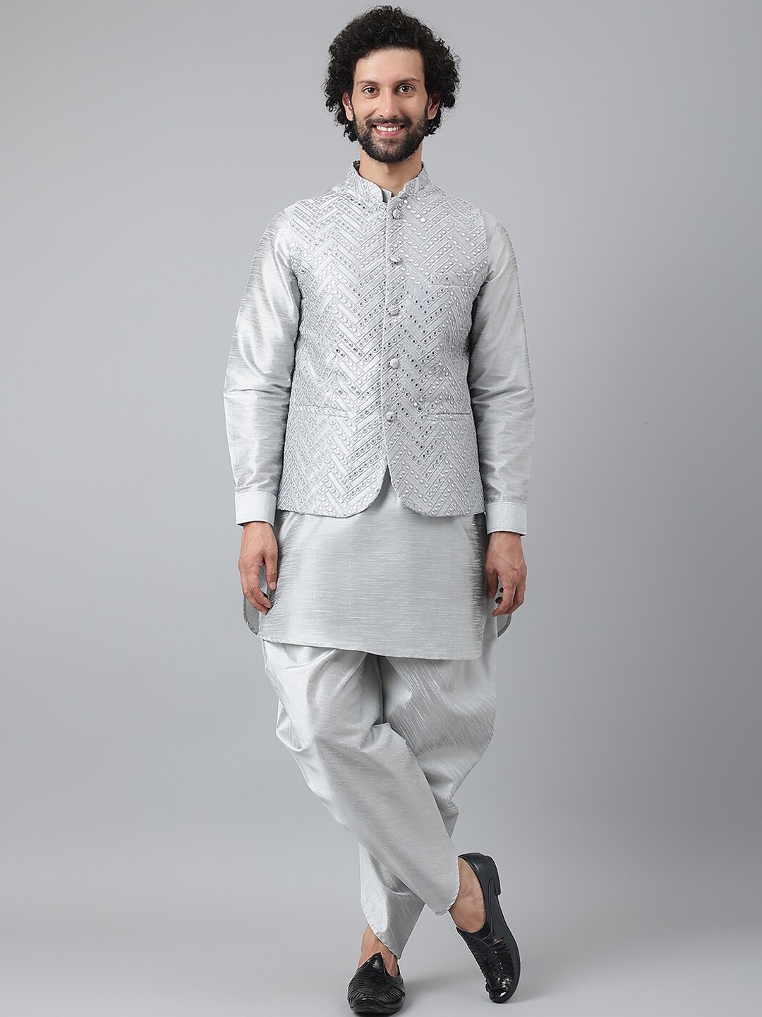 

hangup trend Men Grey Mirror Work Pure Silk Kurta Set with Pyjamas