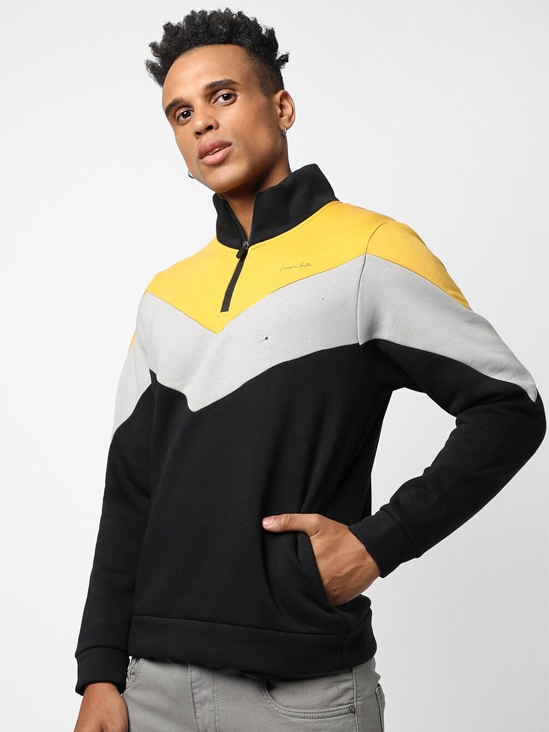 

Campus Sutra Men Black & Yellow Colourblocked Sweatshirt