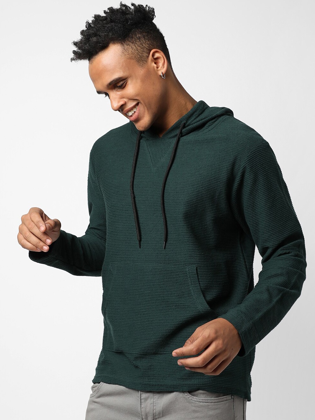 

Campus Sutra Men Green Hooded Sweatshirt