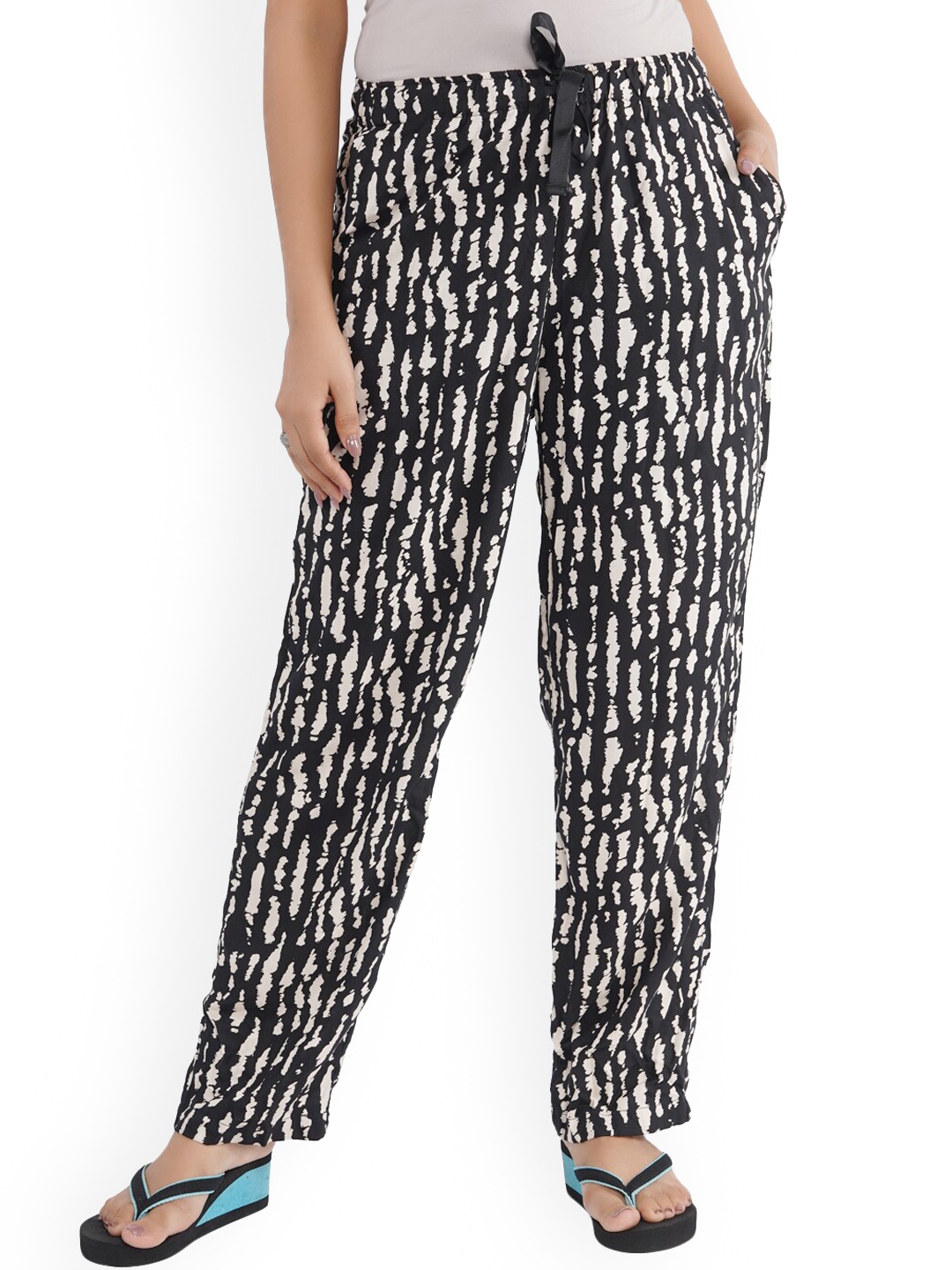 

Style Shoes Women Black Printed Lounge Pant