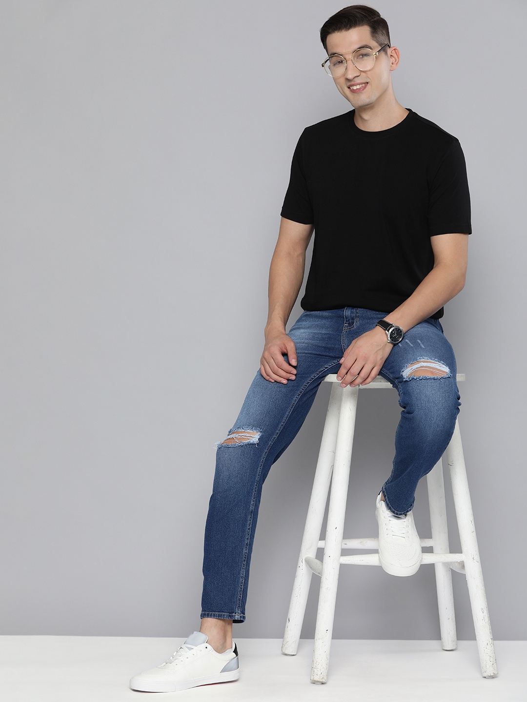 

HERE&NOW Men Black Solid Cotton T-shirt