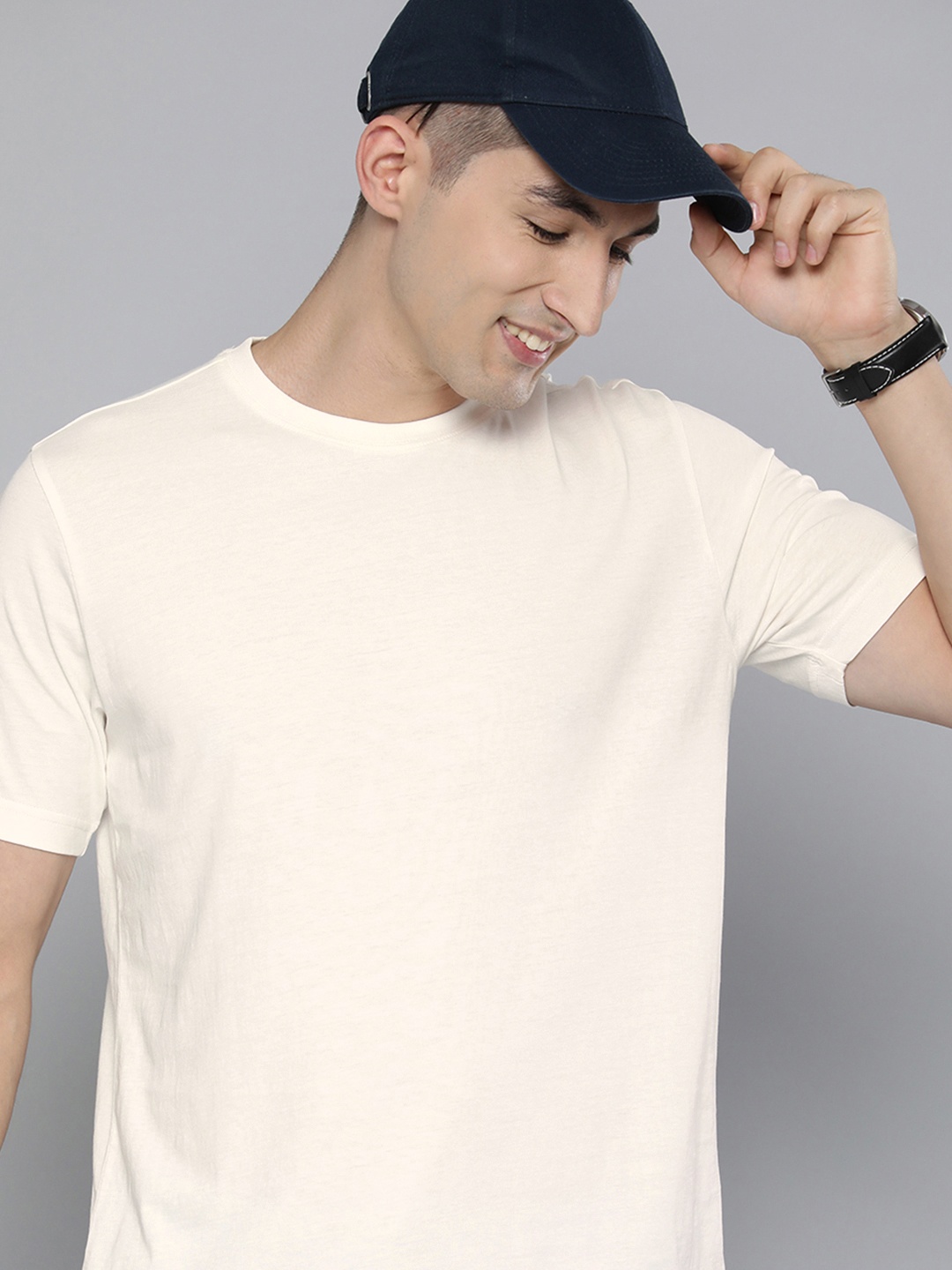 

HERE&NOW Men Off White Solid Pure Cotton T-shirt