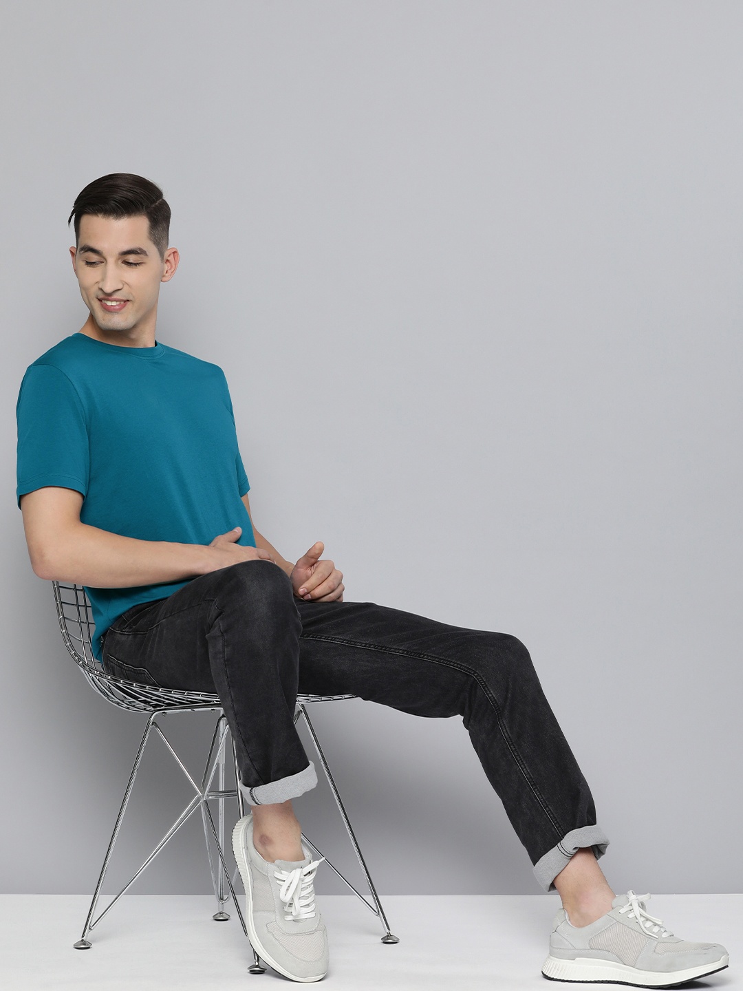 

HERE&NOW Men Teal Blue Solid Pure Cotton T-shirt