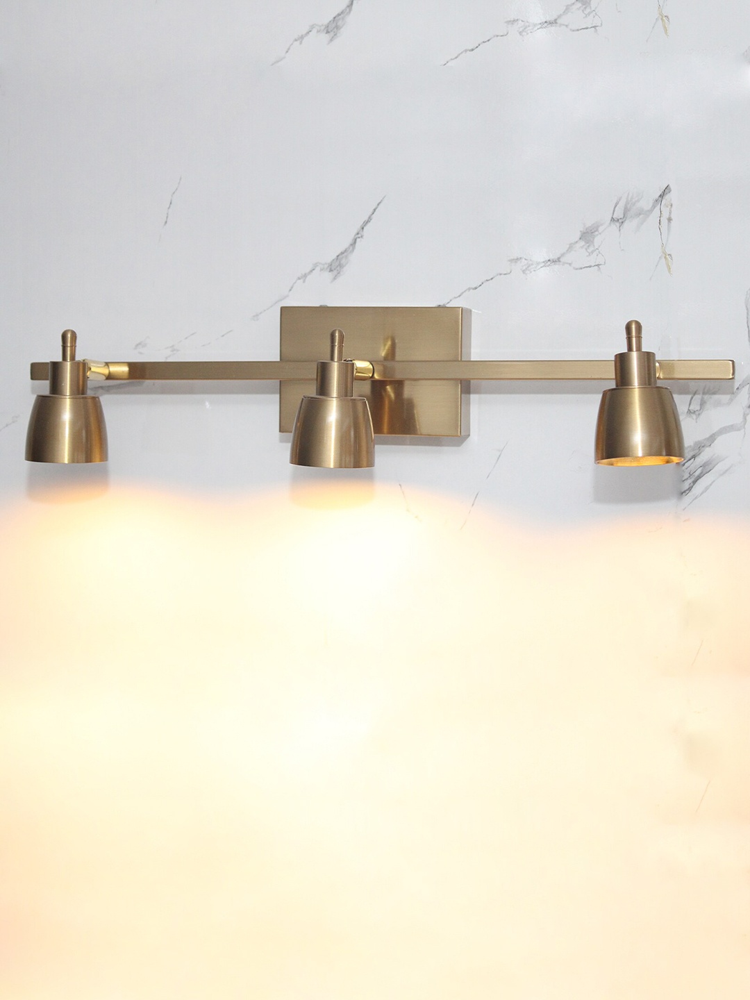 

SHREE KALA HOME DECOR Copper-Coloured LED Picture Light With Arrow End