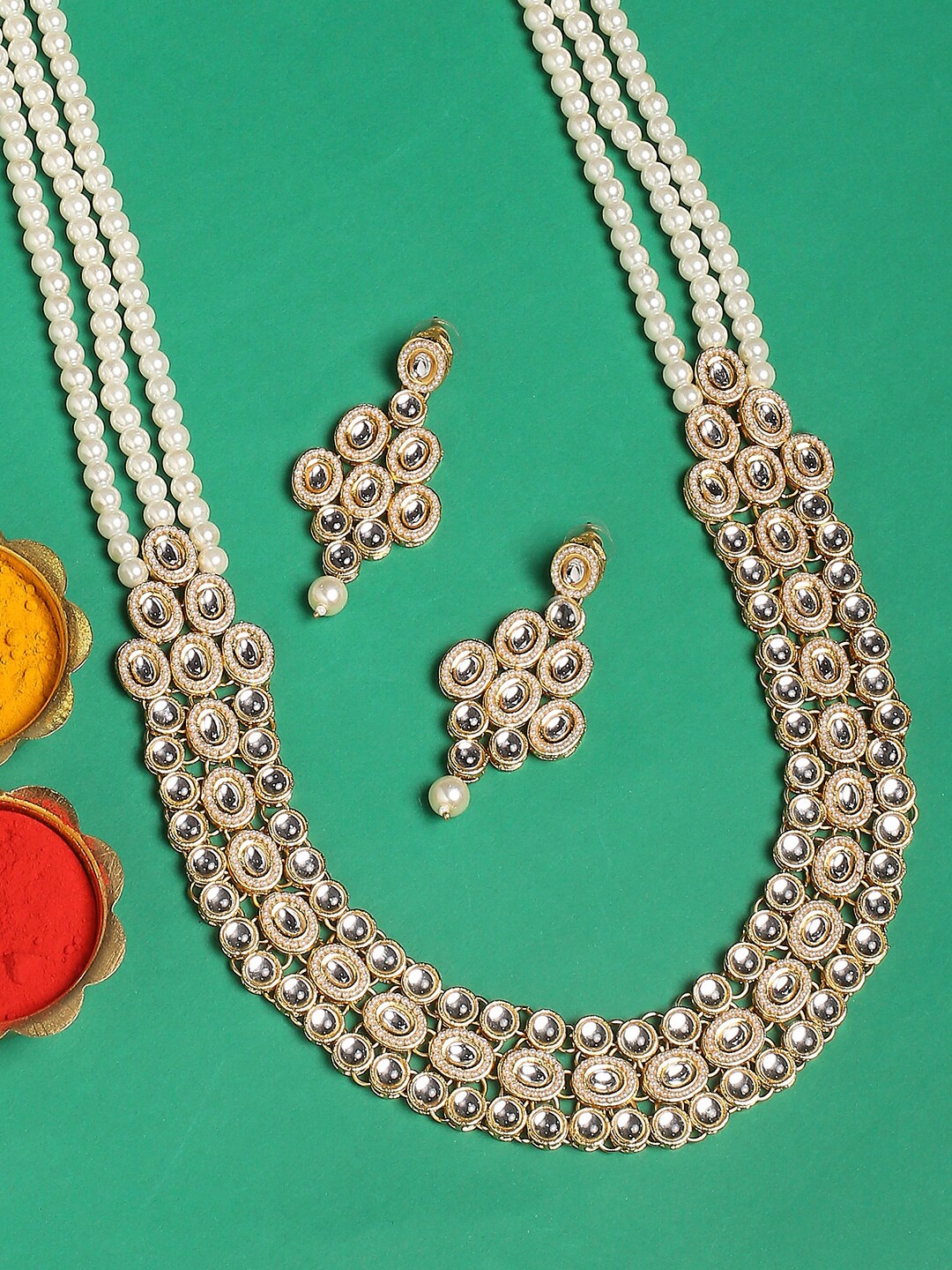 

OOMPH Women Gold-Plated & White Kundan & Pearls Studded Necklace with Drop Earrings