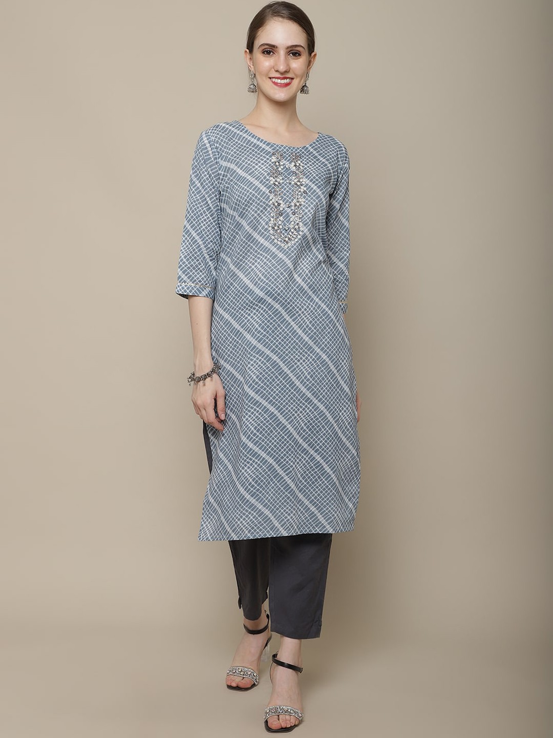

Sangria Women Grey & White Embroidered Cotton Straight Kurta