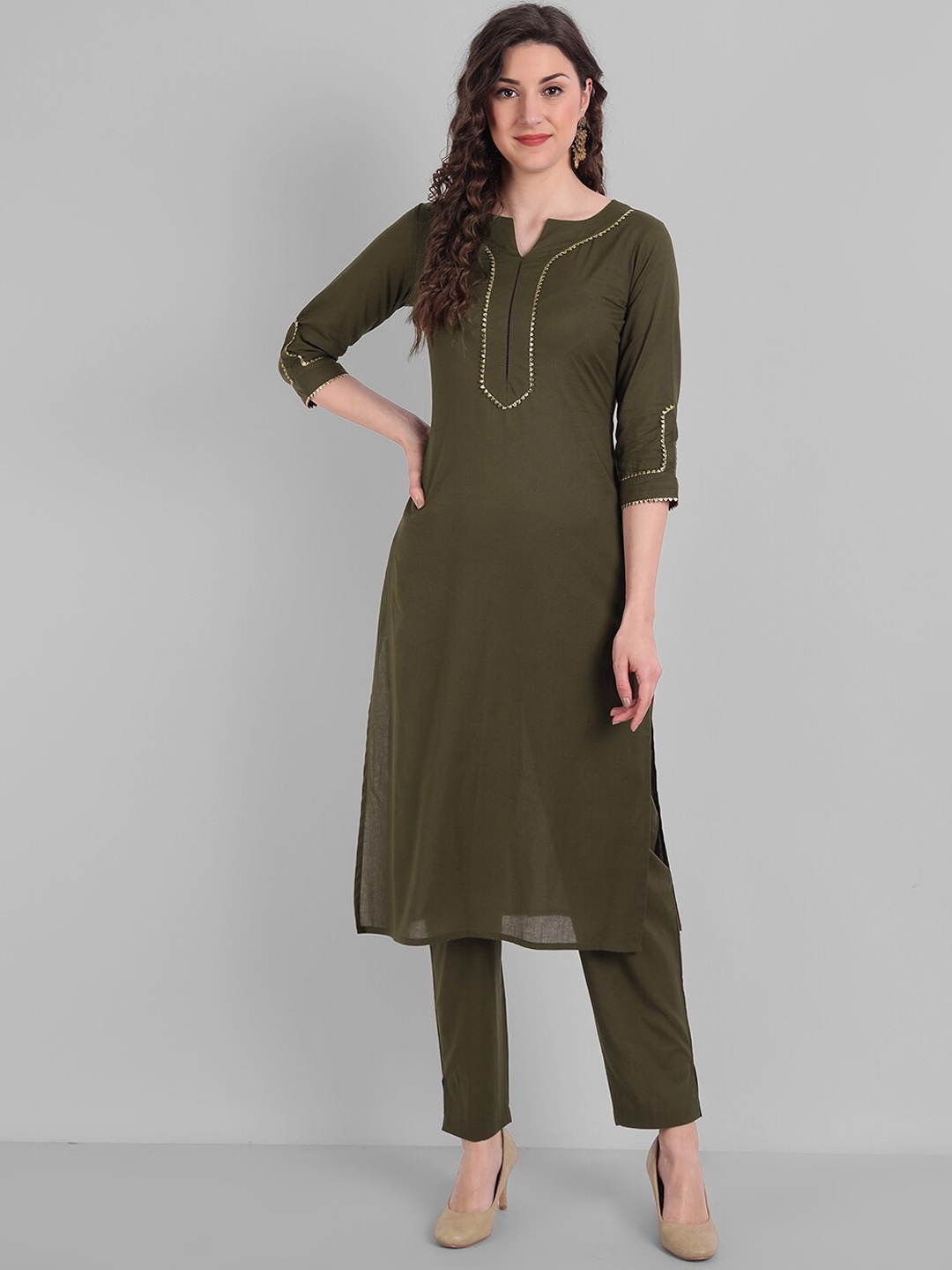 

githaan Women Green Solid Kurta with Trousers