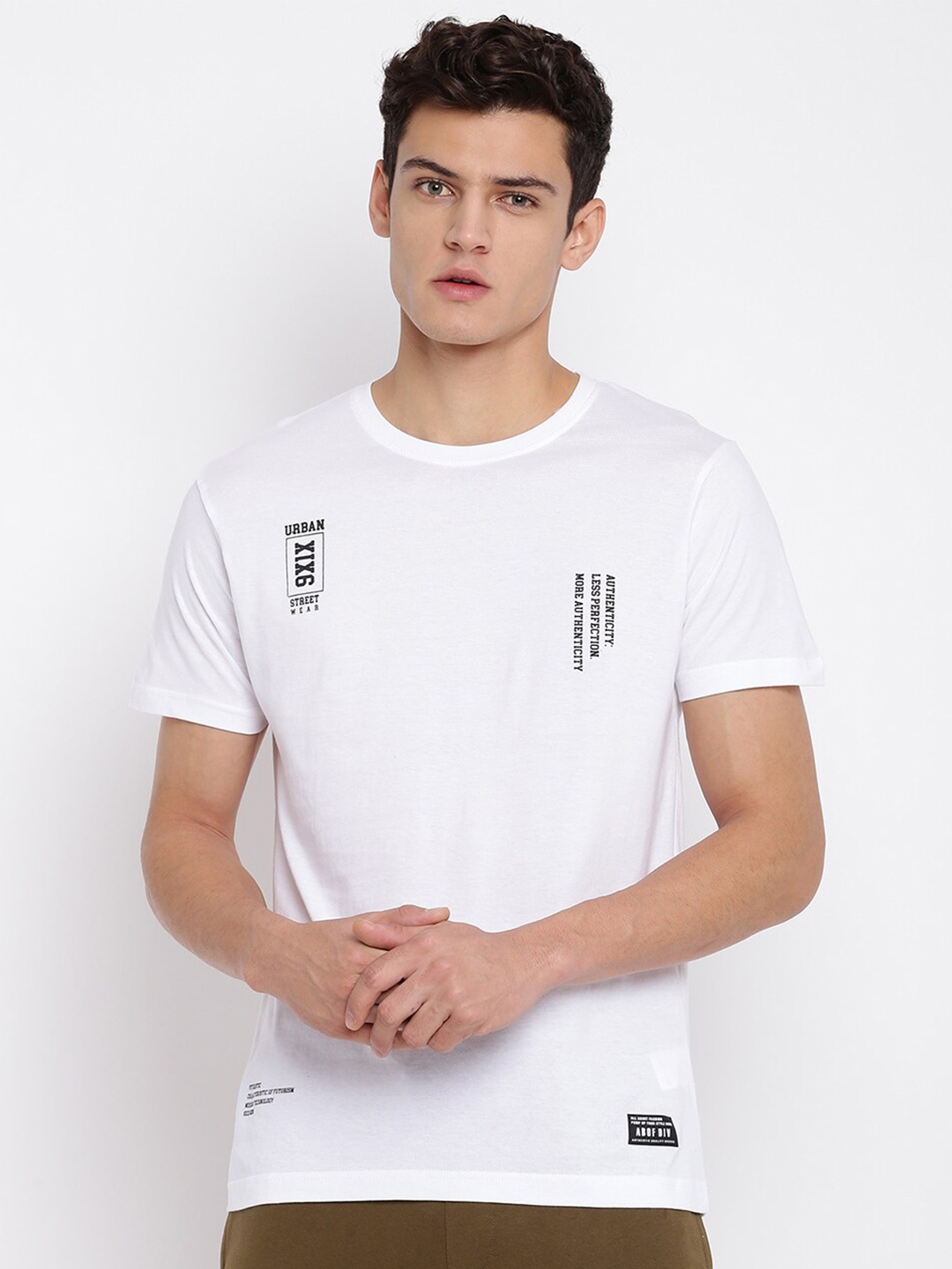 

abof Men White Printed Round Neck Short Sleeves T-shirt