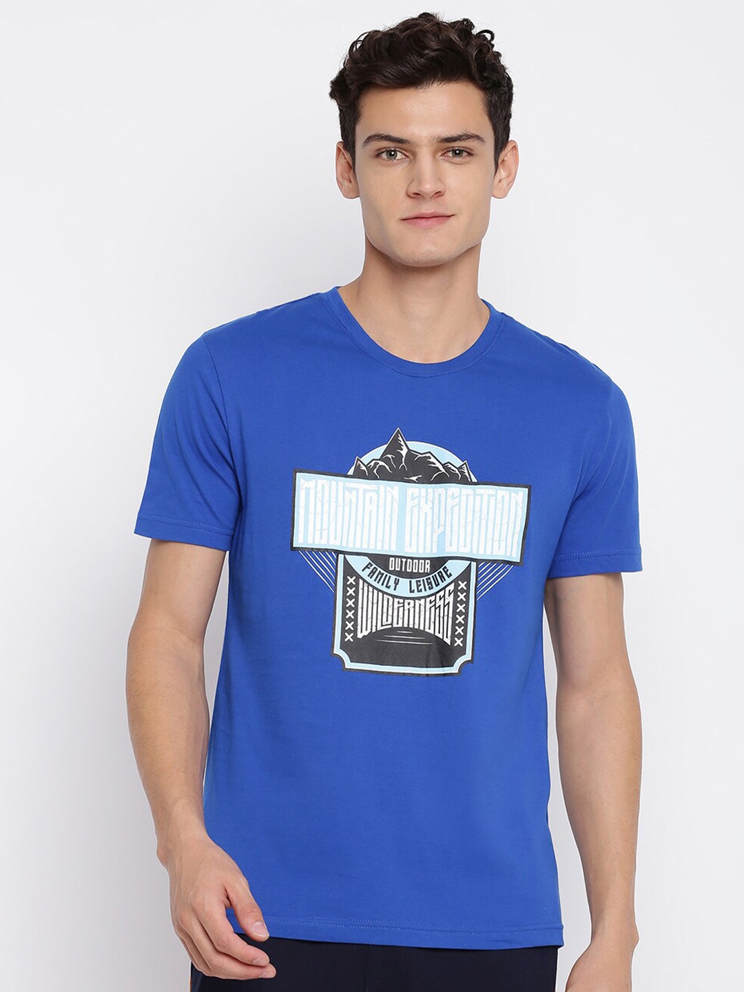 

abof Men Blue Typography Printed Round Neck Short Sleeves T-shirt