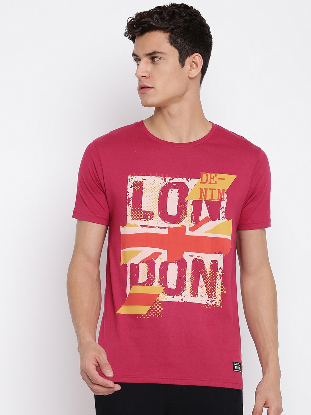 

abof Men Magenta Typography Printed Round Neck Short Sleeves T-shirt