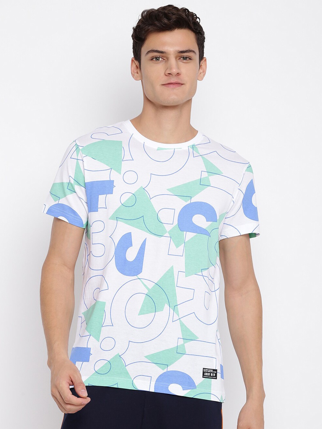 

abof Men White Printed Round Neck Short Sleeves T-shirt