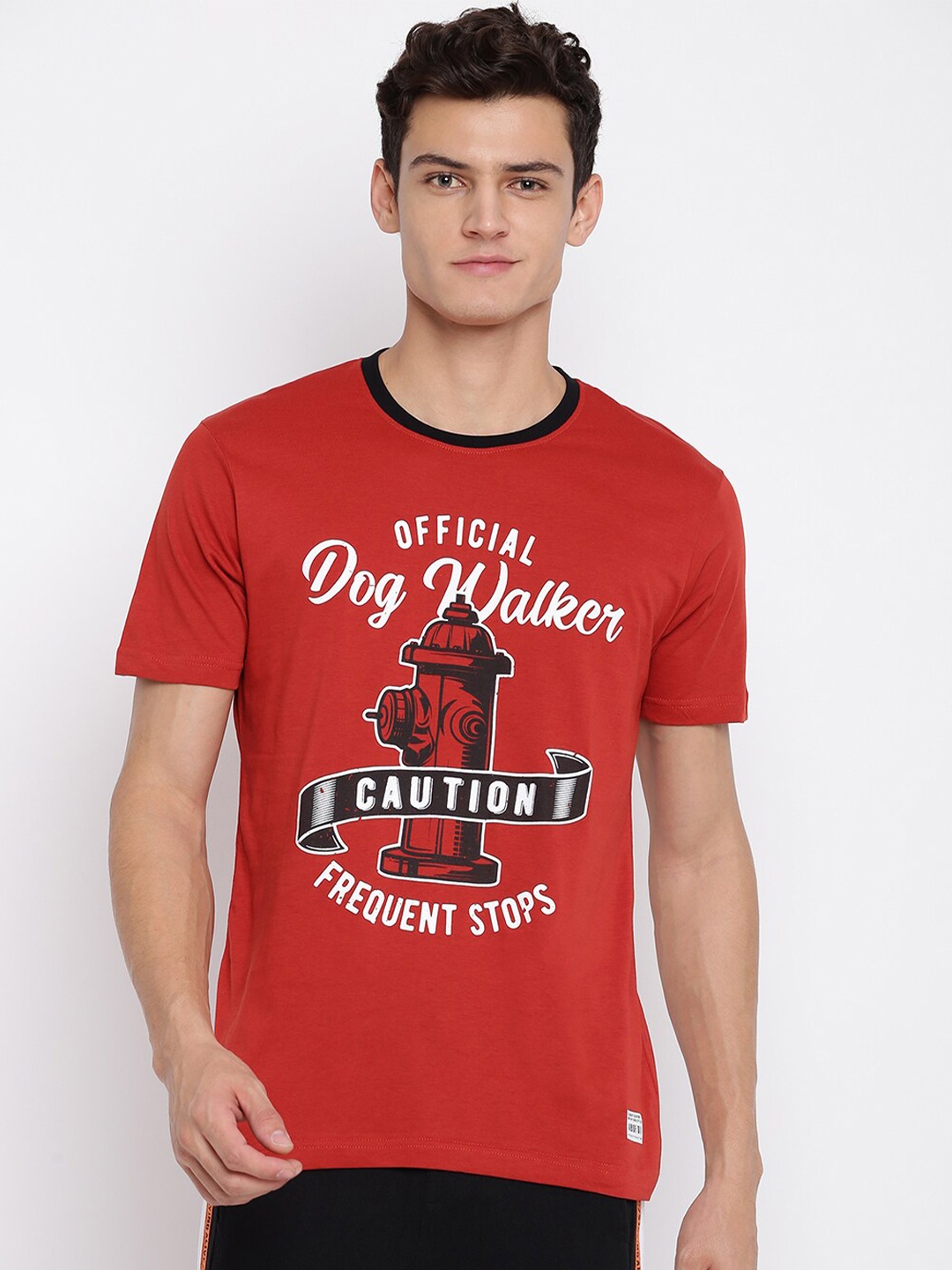 

abof Men Red Typography Printed Round Neck Short Sleeves T-shirt
