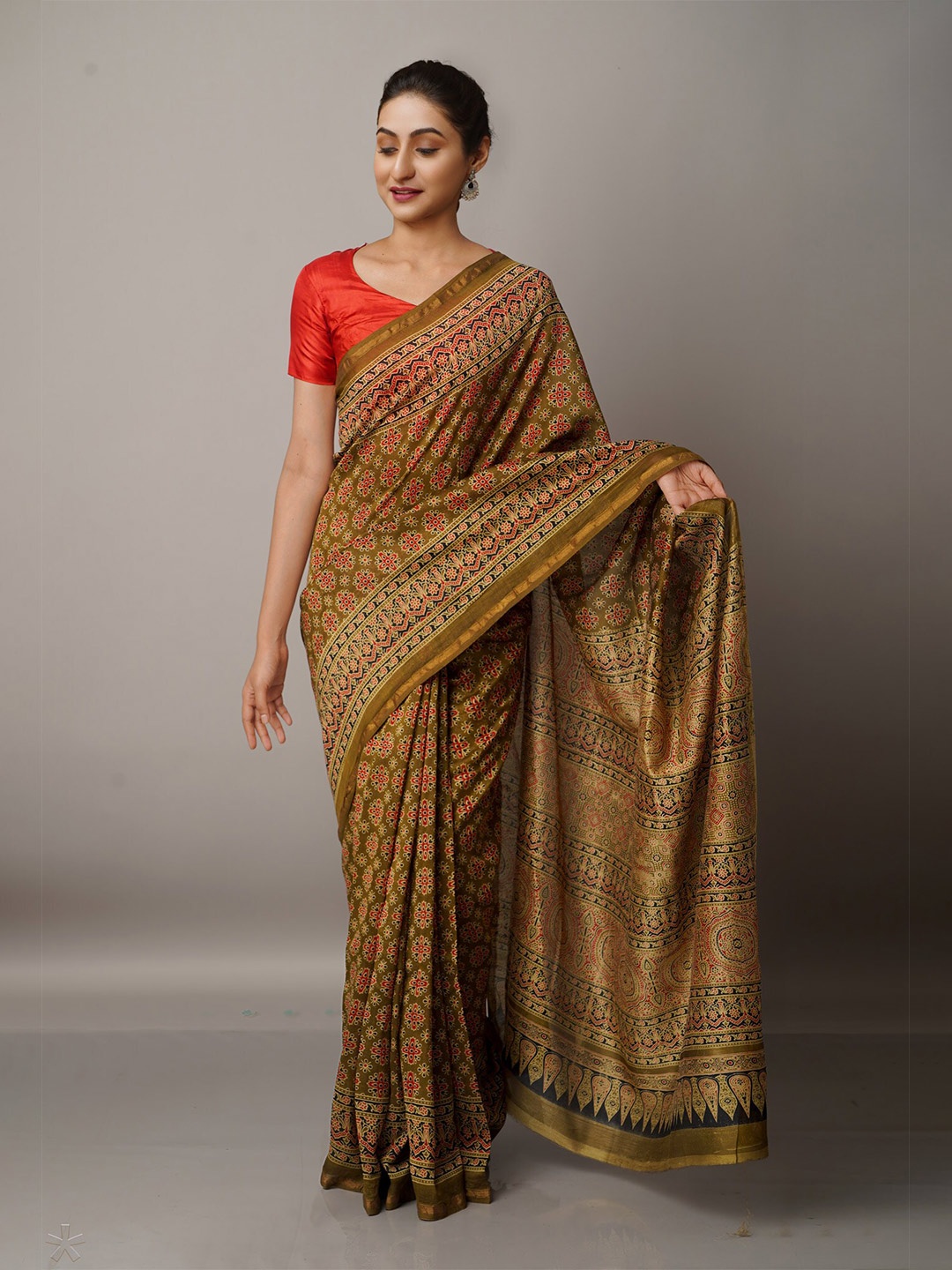 

Unnati Silks Green & Gold-Toned Zari Silk Cotton Chanderi Saree