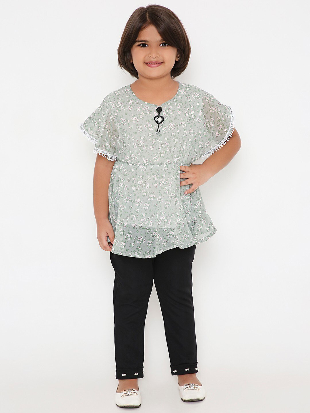 

POPLINS Girls Green And Black Floral Printed Pure Cotton Top With Capris
