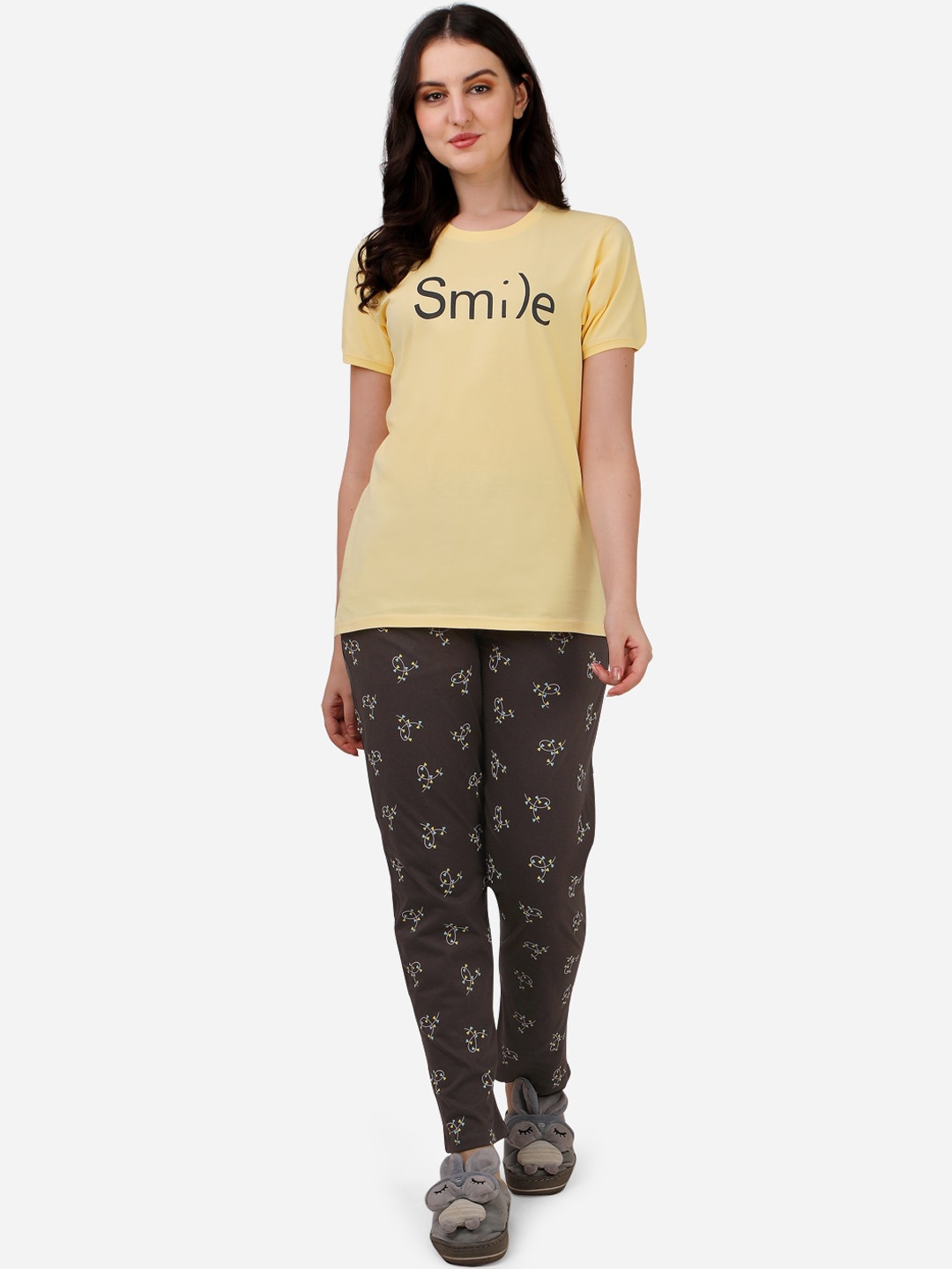 

Lenissa Women Yellow & Black Printed Night suit