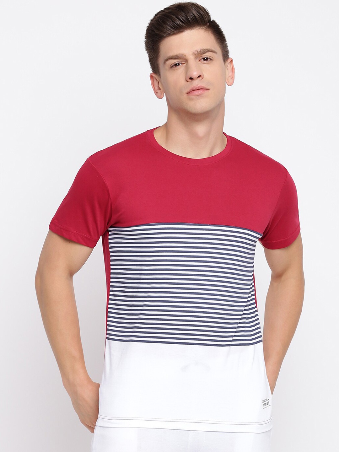 

abof Men Maroon Colourblocked T-shirt