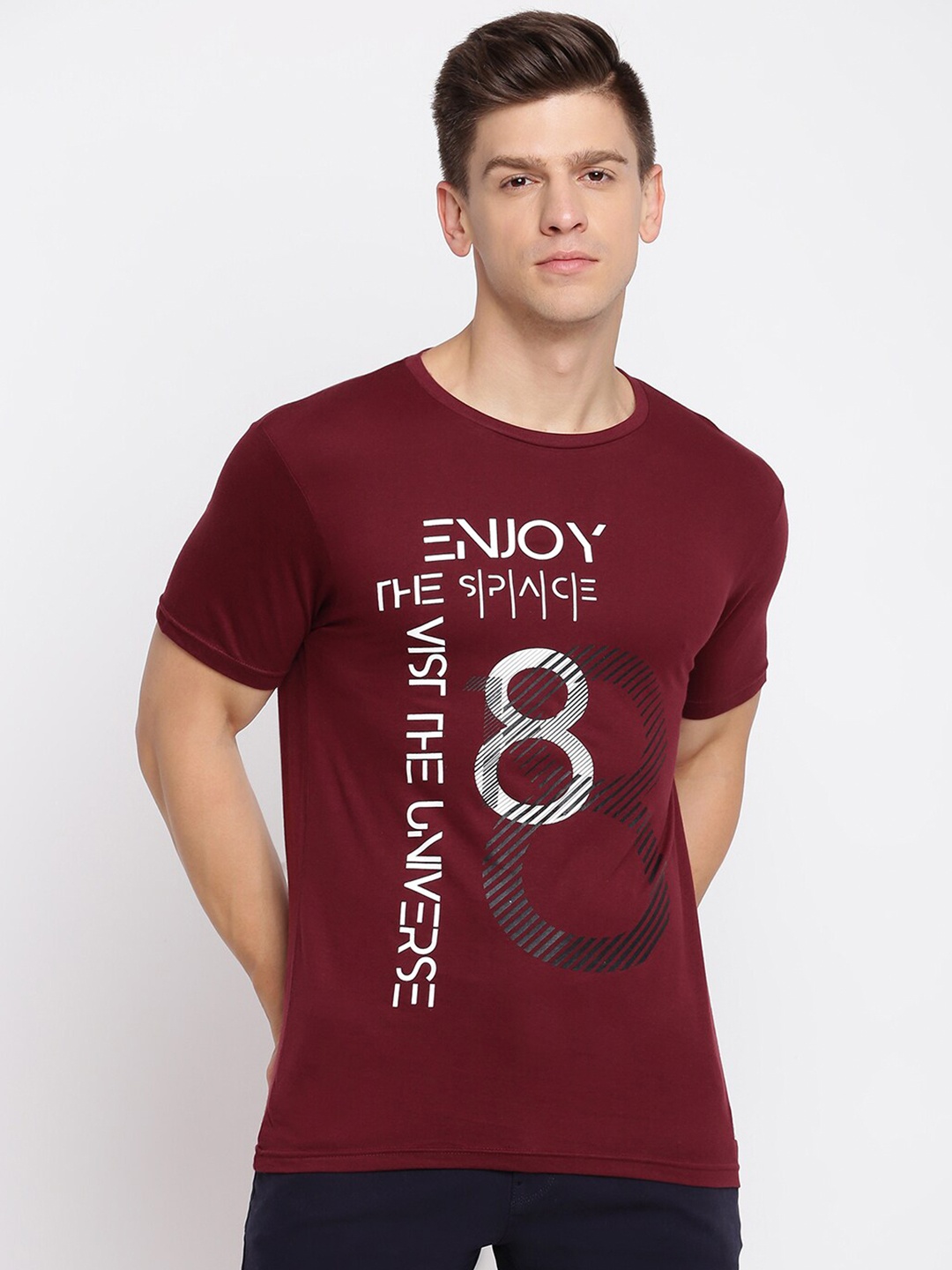 

abof Men Burgundy Typography Printed Round Neck Short Sleeves T-shirt