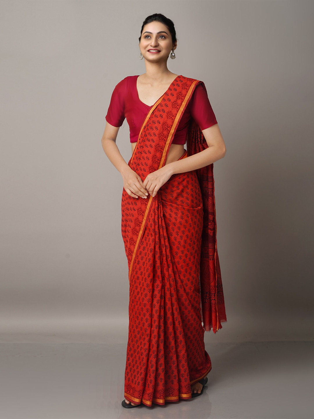 

Unnati Silks Red & Gold-Toned Bagh Zari Chanderi Saree