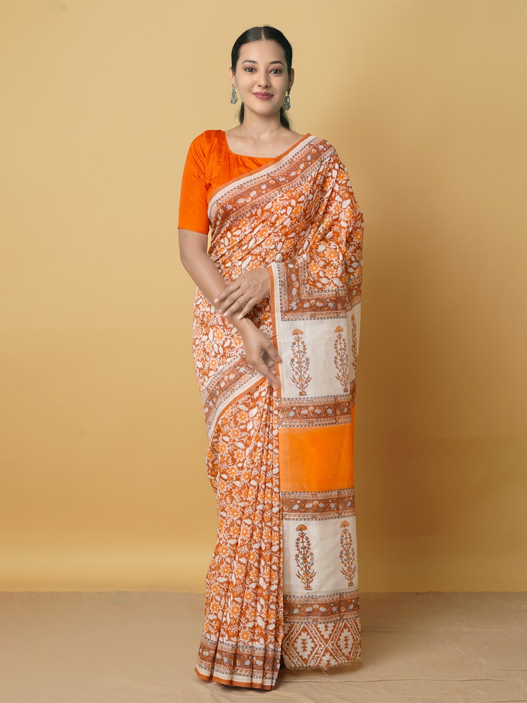 

Unnati Silks Red & Cream-Coloured Ethnic Motifs Silk Cotton Chanderi Saree