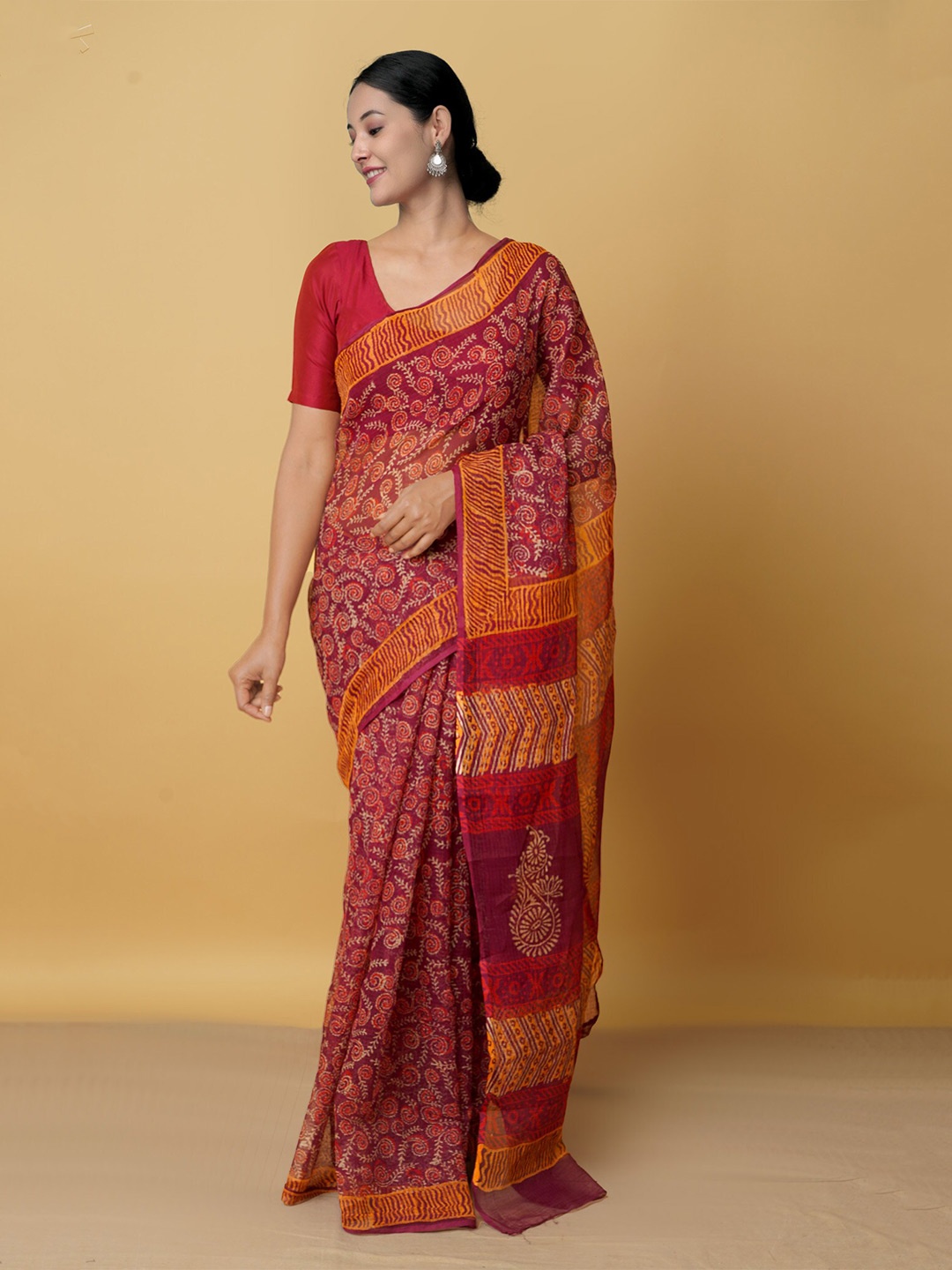 

Unnati Silks Burgundy & Gold-Toned Ethnic Motifs Pure Cotton Kota Saree