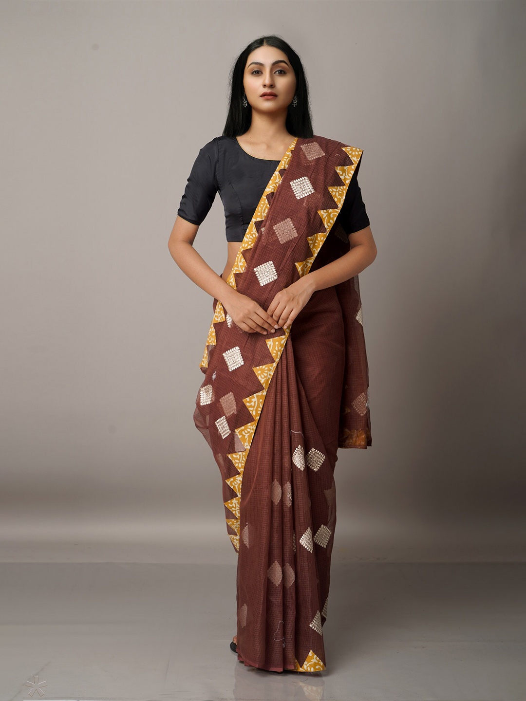 

Unnati Silks Brown & Silver-Toned Embroidered Supernet Saree