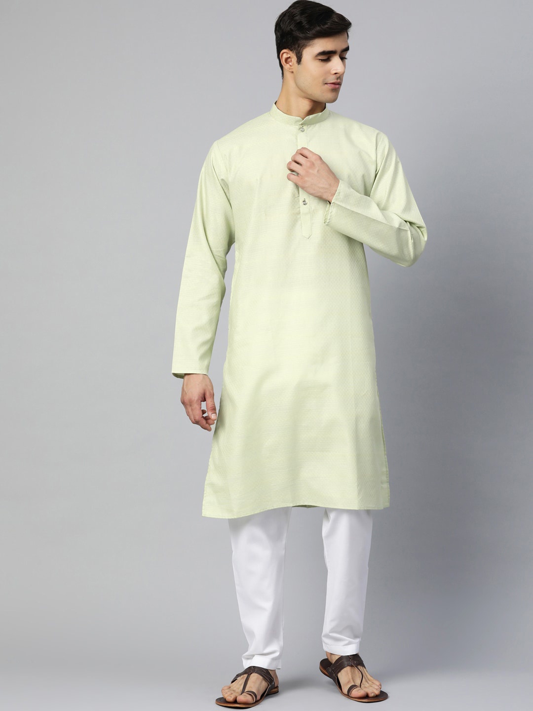 

MANQ Men Green Embroidered Thread Work Kurta