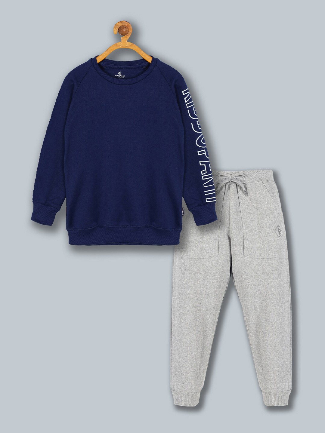 

KiddoPanti Boys Navy Blue & Grey Printed T-shirt with Trousers