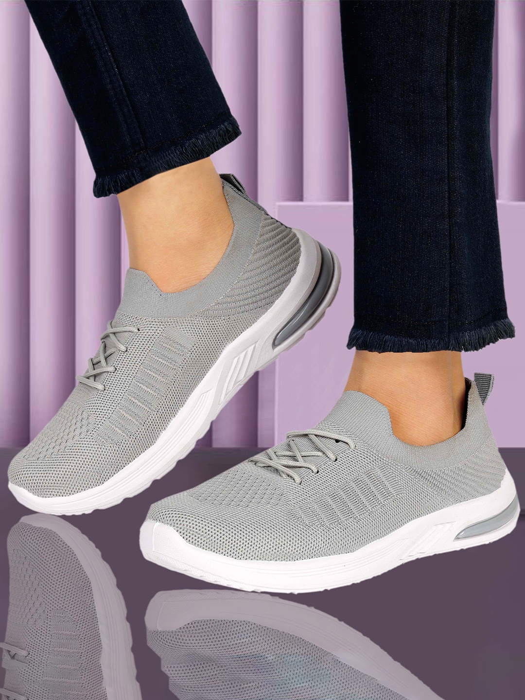 

aadi Men Grey Textured Sneakers