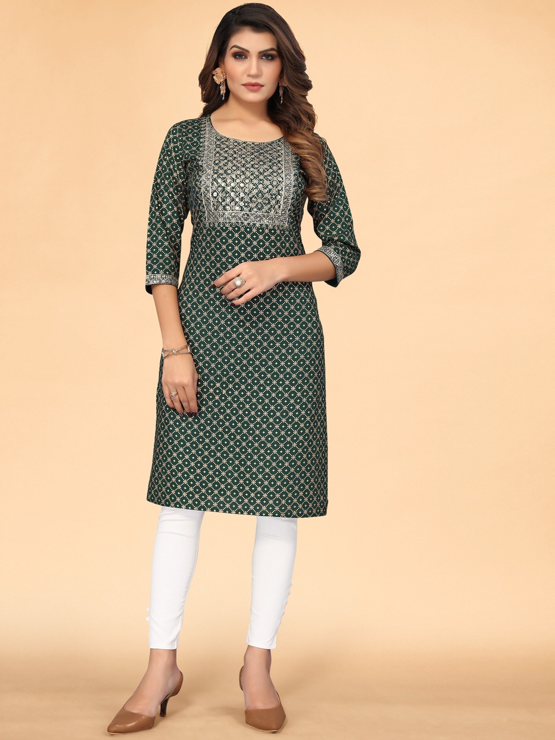 

Nimayaa Women Green Floral Embroidered Kurta