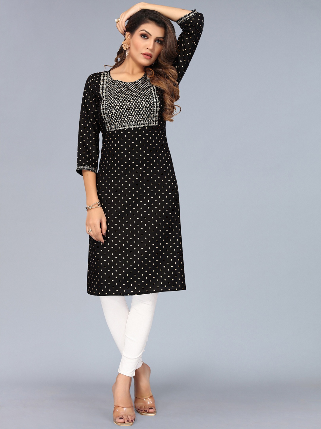 

Nimayaa Women Black Floral Embroidered Kurta