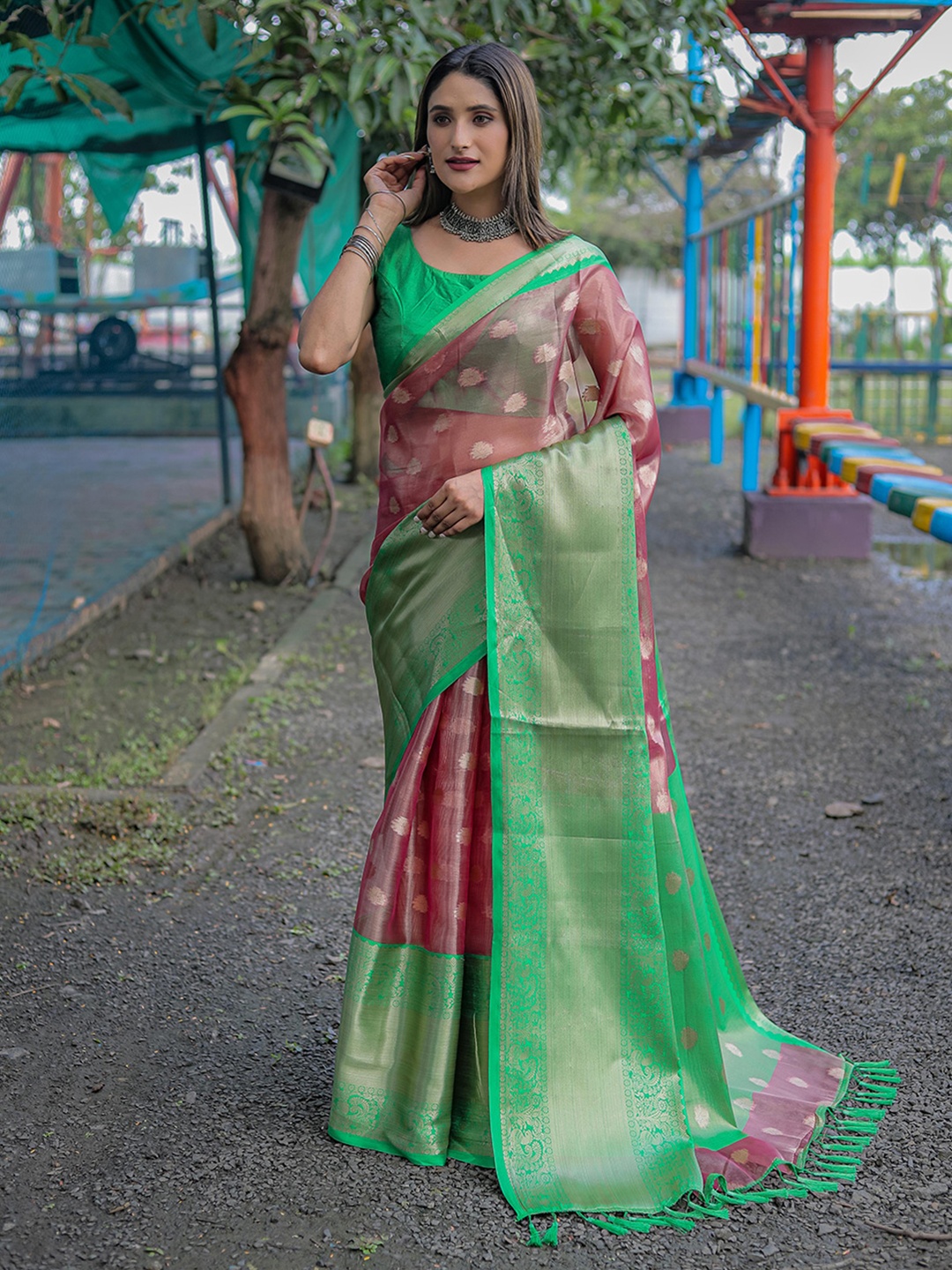 

Mitera Peach-Coloured & Green Woven Design Zari Organza Kanjeevaram Saree