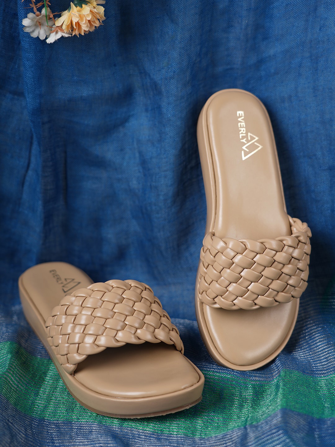 

EVERLY Women Beige Open Toe Flats