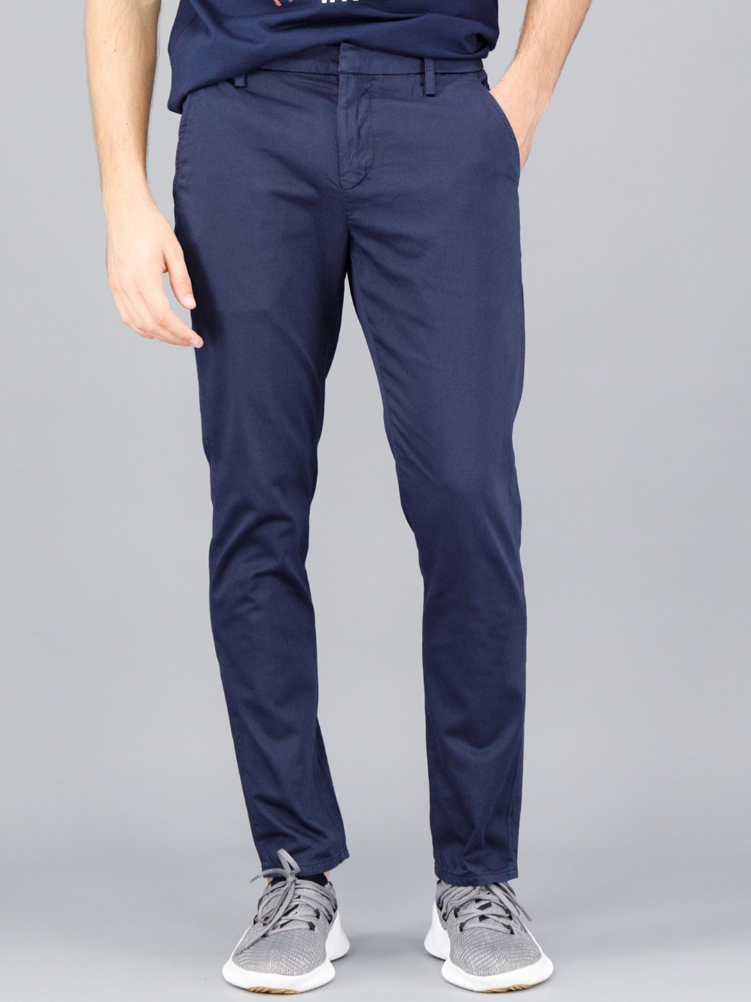 

FREESOUL Men Blue Solid Chinos Trousers