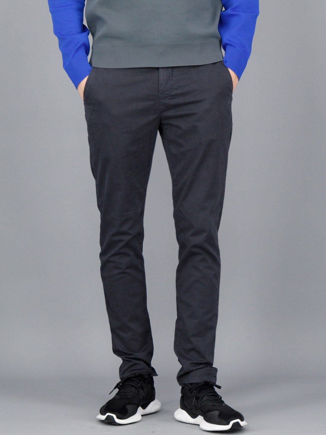 

FREESOUL Men Grey Solid Trousers